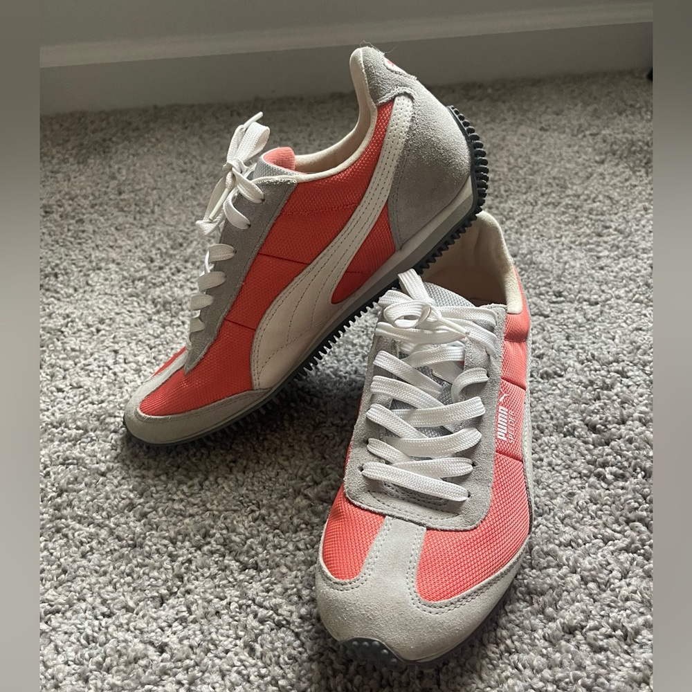 Puma Speeder Women’s Sneaker Size 8